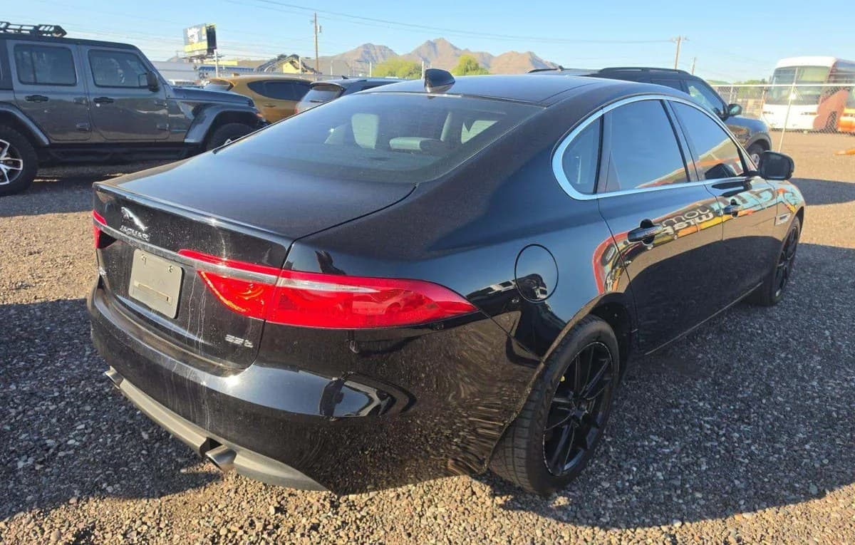 2018 JAGUAR XF 25T Premium 4