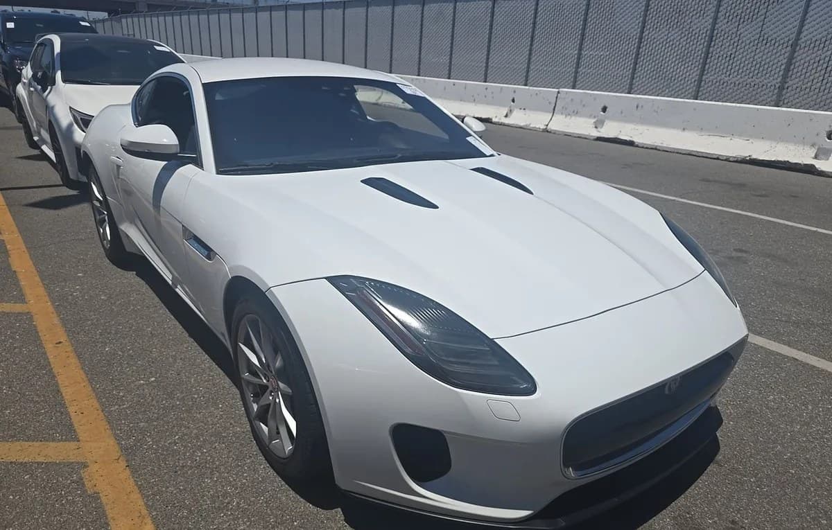 2018 JAGUAR F-TYPE P300 4