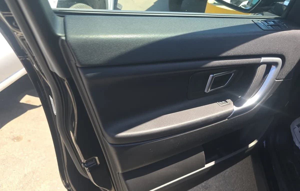2019 LAND ROVER DISCOVERY SPORT SE 6