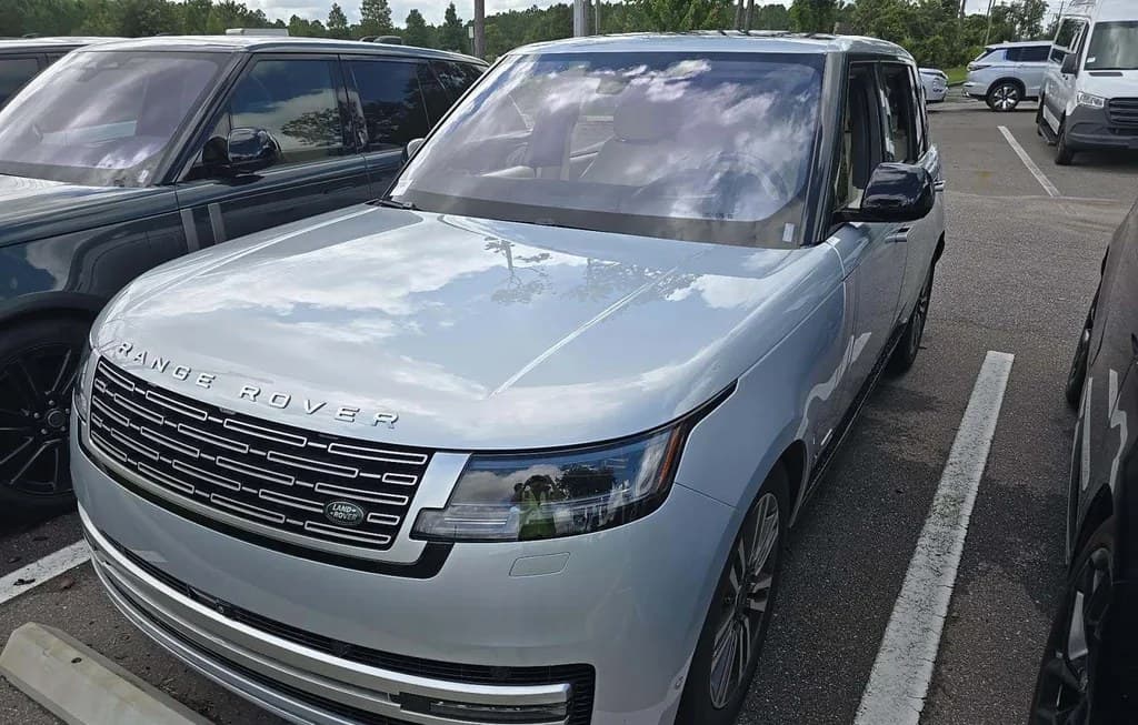 2023 LAND ROVER RANGE ROVER AUTOBIOGRAPHY LWB 7-PASSENGER