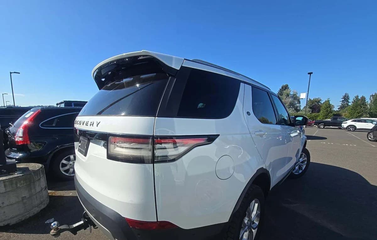 2019 LAND ROVER DISCOVERY SE 4