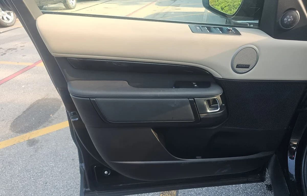 2018 LAND ROVER DISCOVERY SE 6