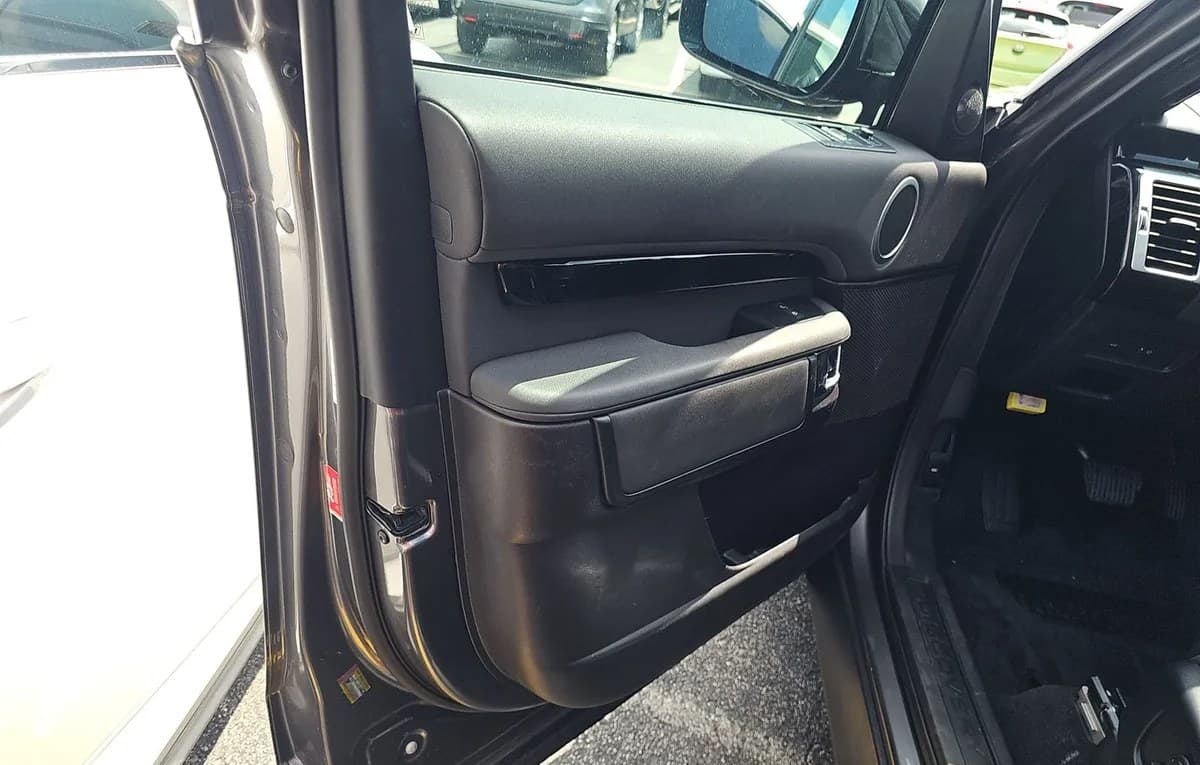2019 LAND ROVER DISCOVERY SE 6
