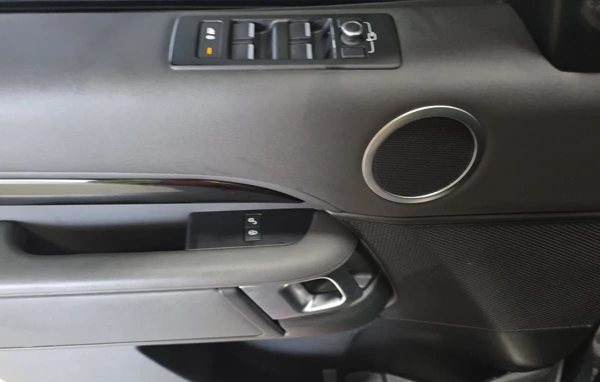2020 LAND ROVER DISCOVERY SE 6