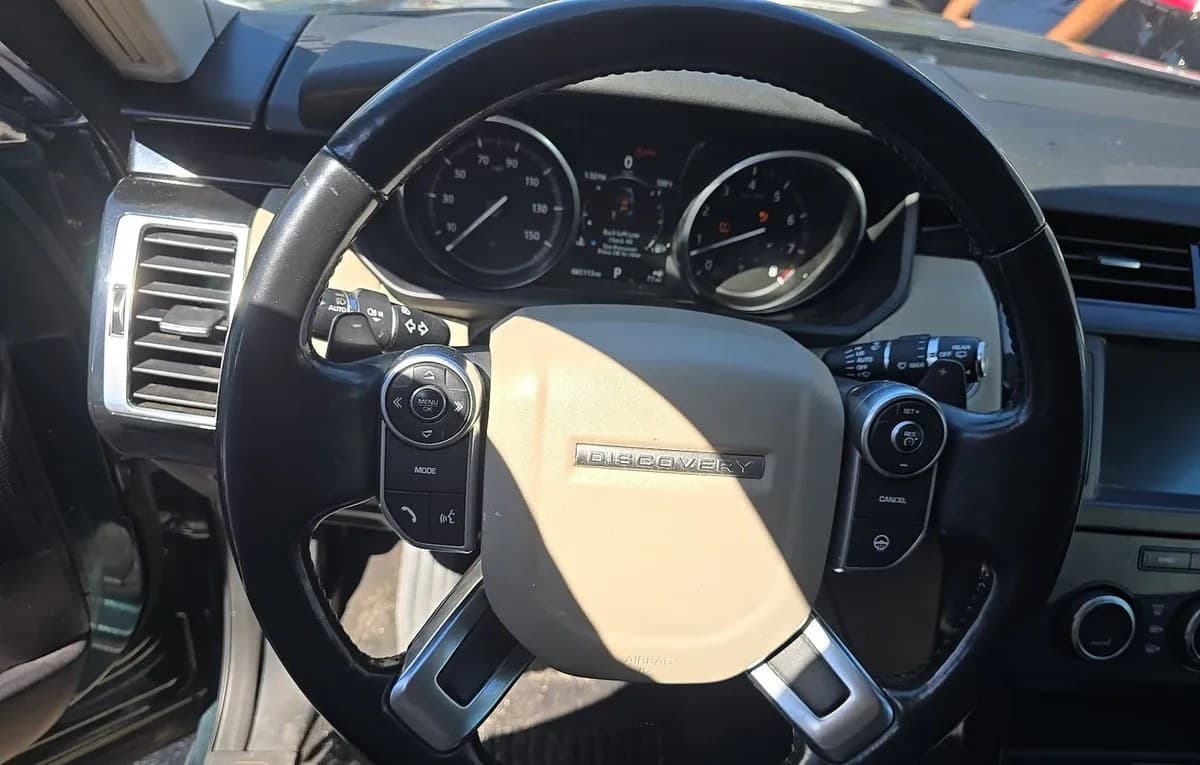 2017 LAND ROVER DISCOVERY SE 7