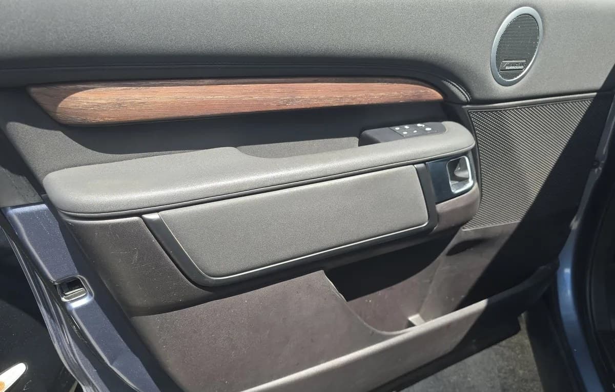 2018 LAND ROVER DISCOVERY HSE 6