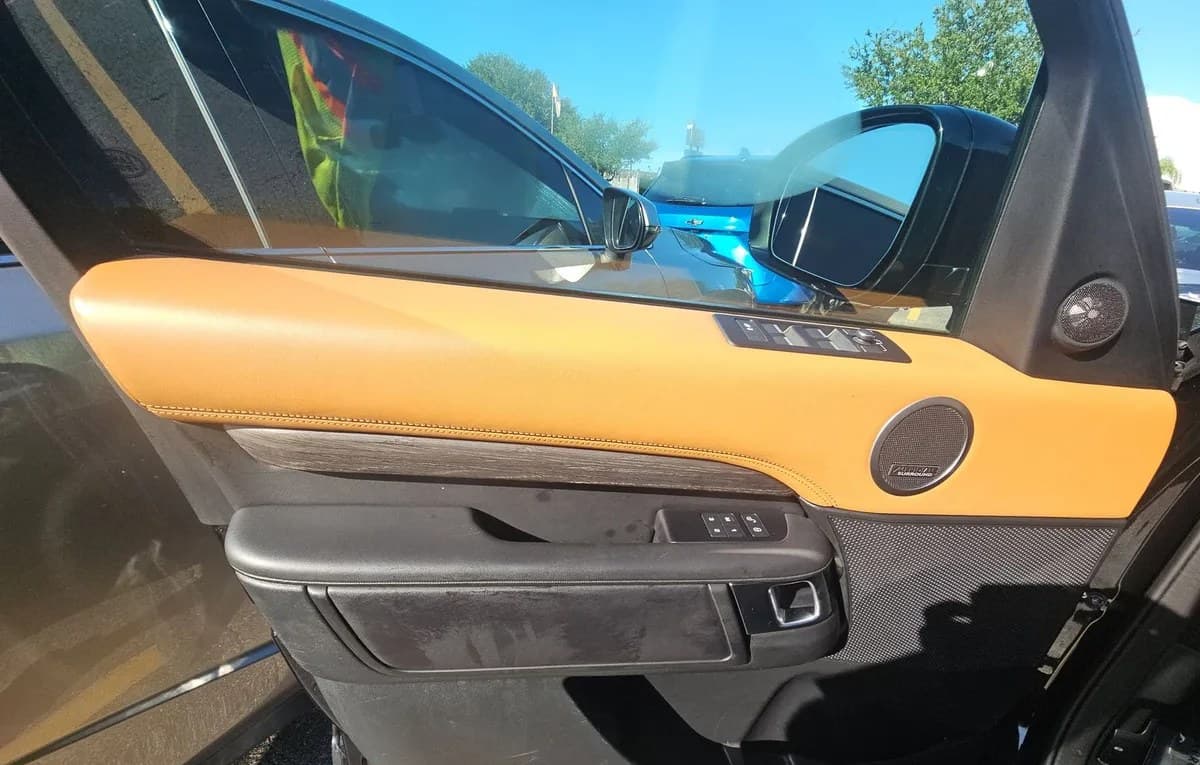 2020 LAND ROVER DISCOVERY HSE Luxury 6