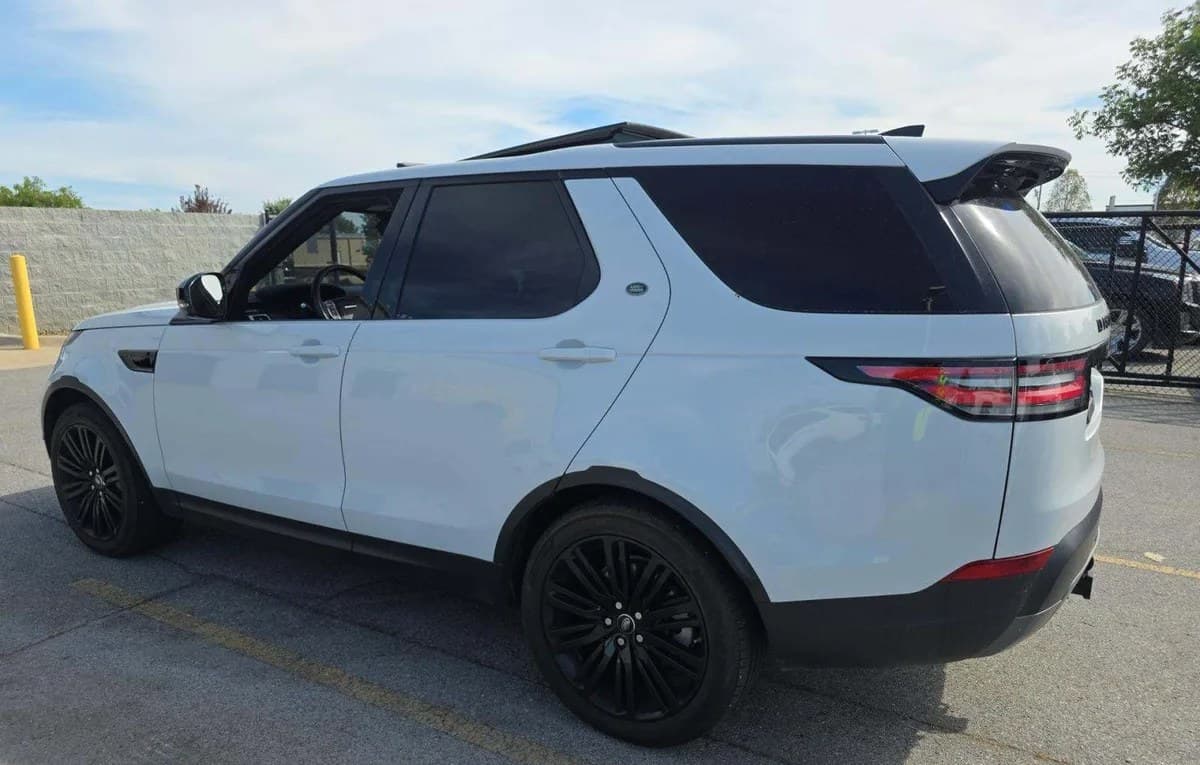 2018 LAND ROVER DISCOVERY HSE Luxury 3