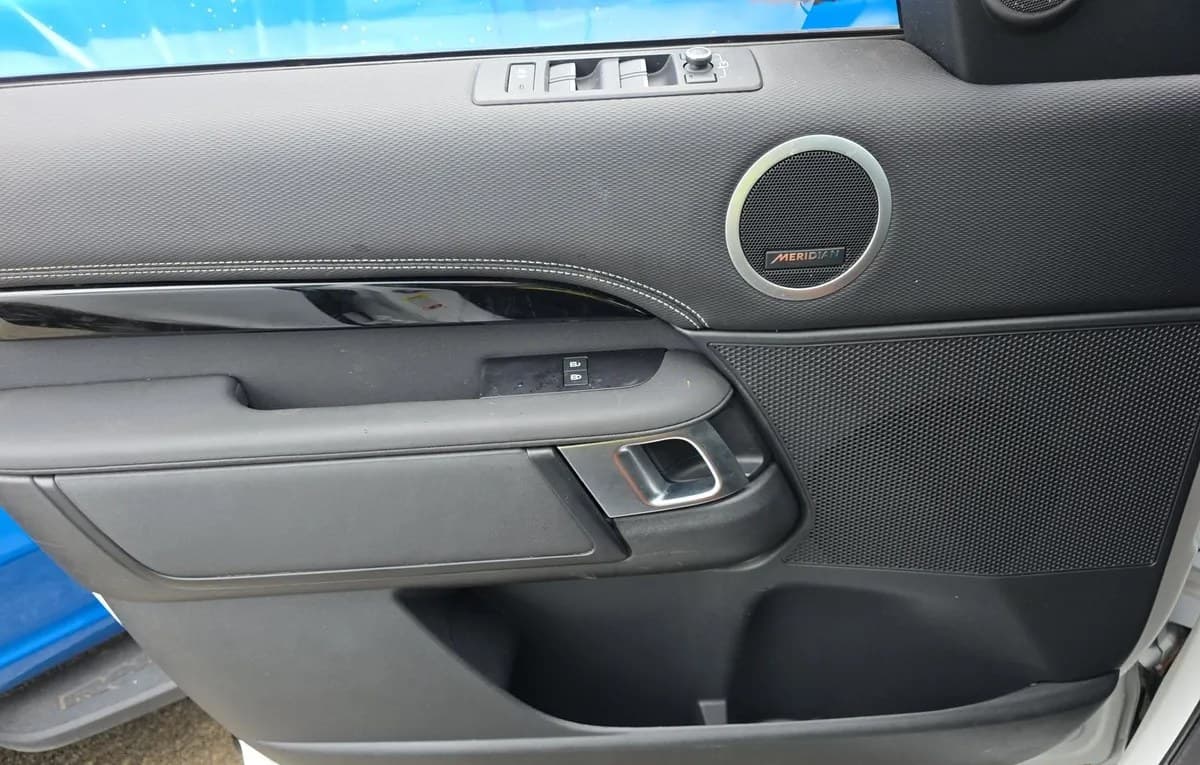 2021 LAND ROVER DISCOVERY S R-Dynamic 6