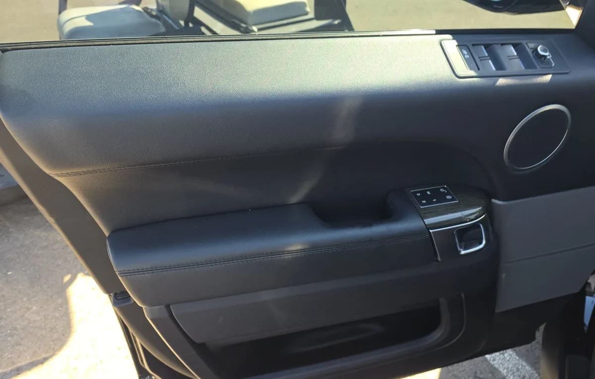 2017 LAND ROVER RANGE ROVER SPORT SE 6