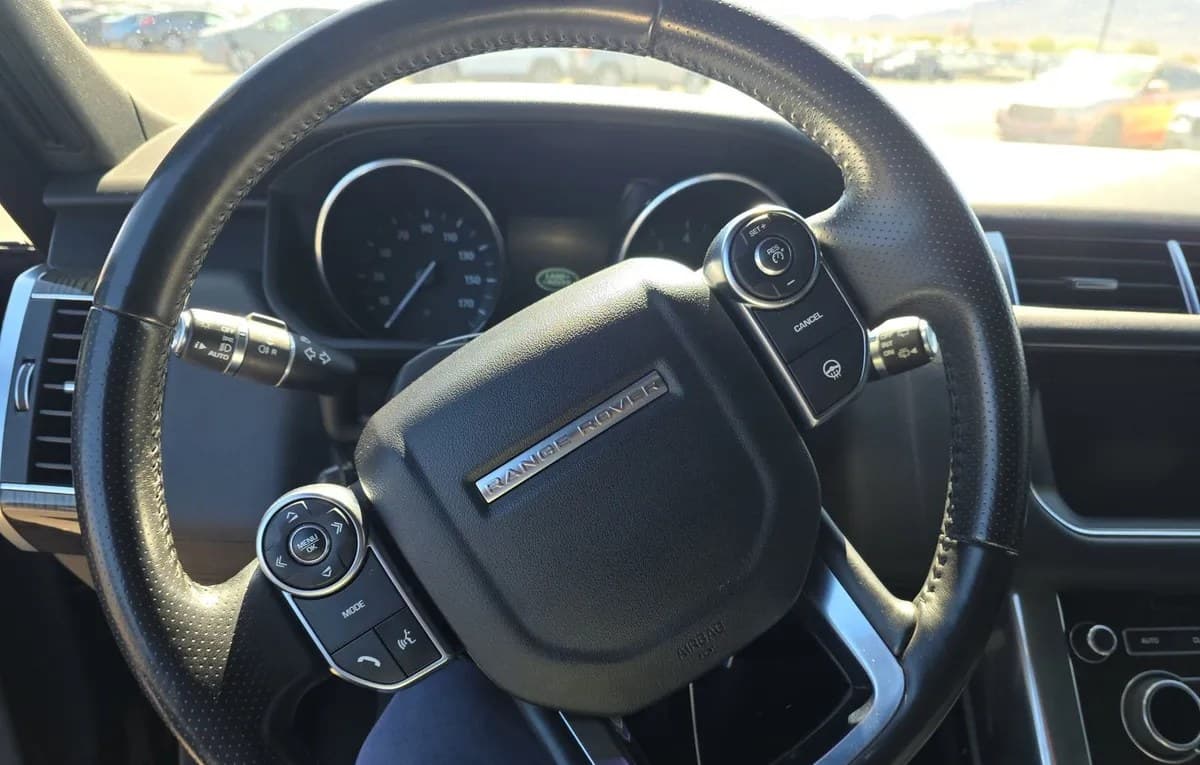 2017 LAND ROVER RANGE ROVER SPORT SE 7