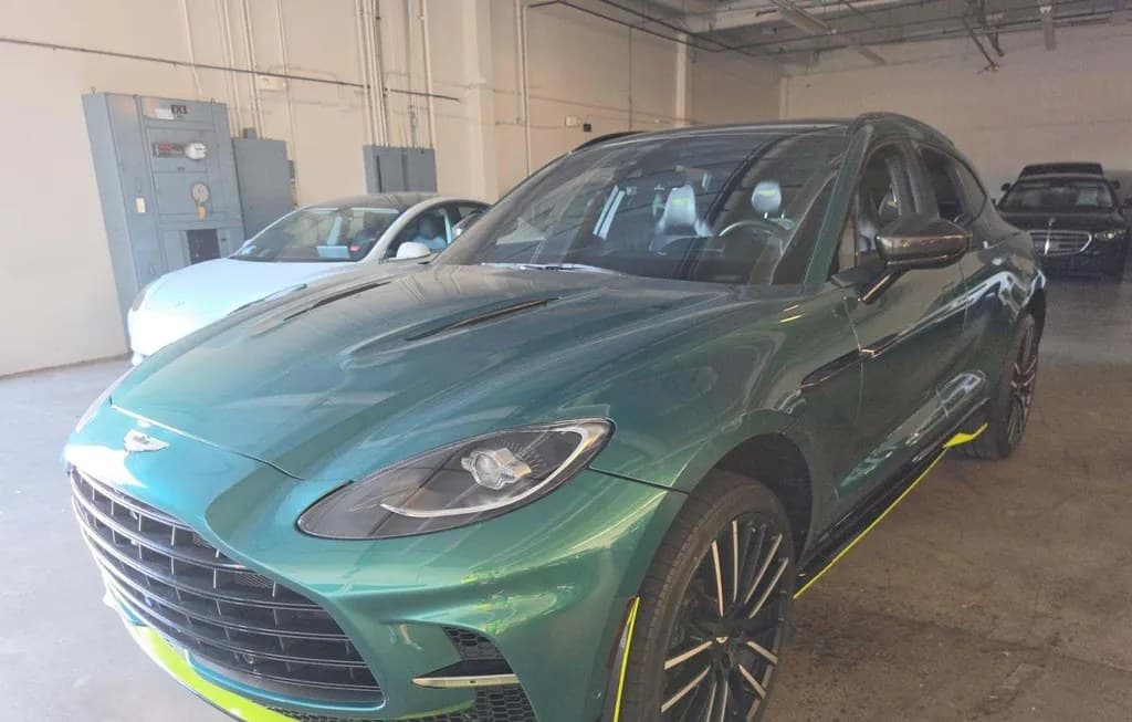 2023 ASTON MARTIN DBX707