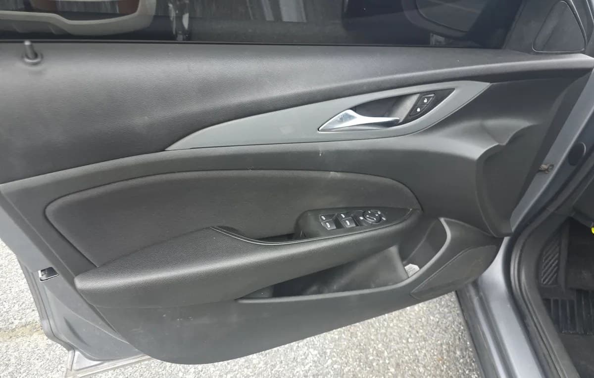 2020 BUICK REGAL Preferred 5