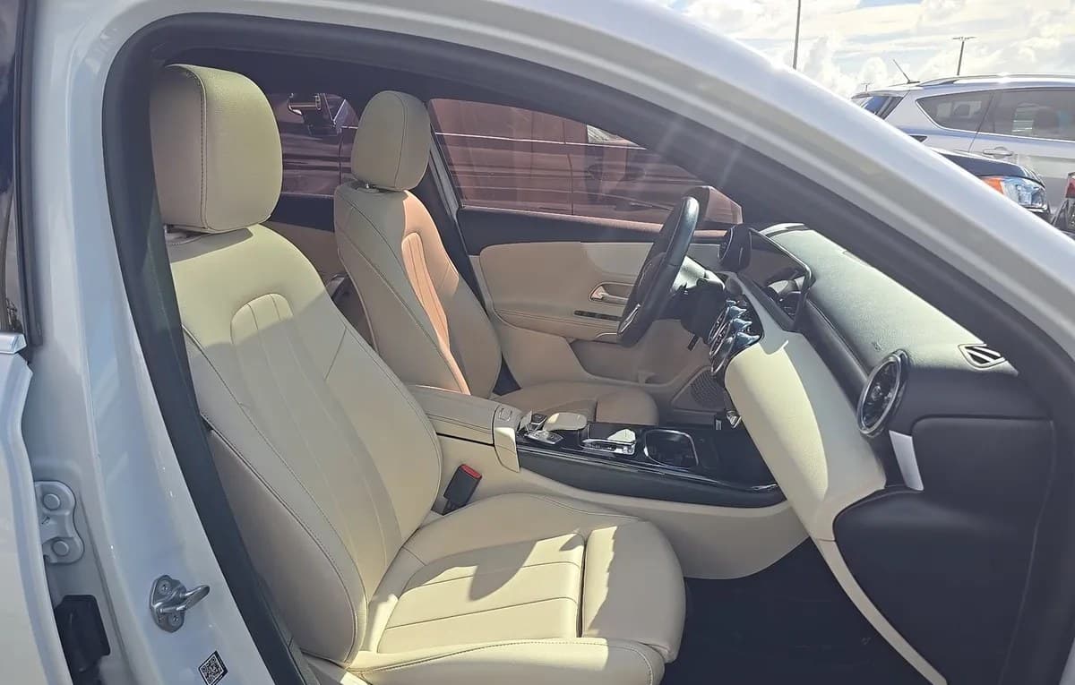 2020 MERCEDES-BENZ A 220 5