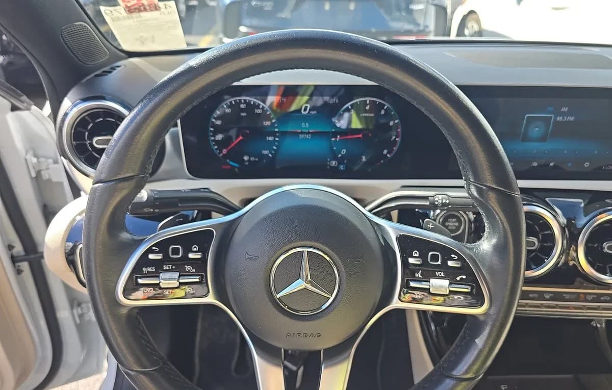 2020 MERCEDES-BENZ A 220 7
