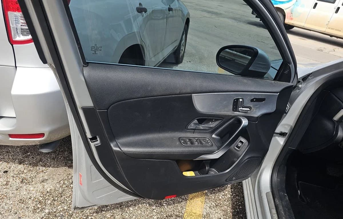 2022 MERCEDES-BENZ A-CLASS A 220 6
