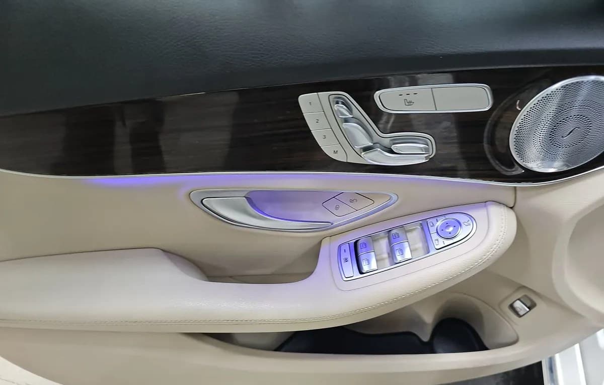 2021 MERCEDES-BENZ C-CLASS C 300 6
