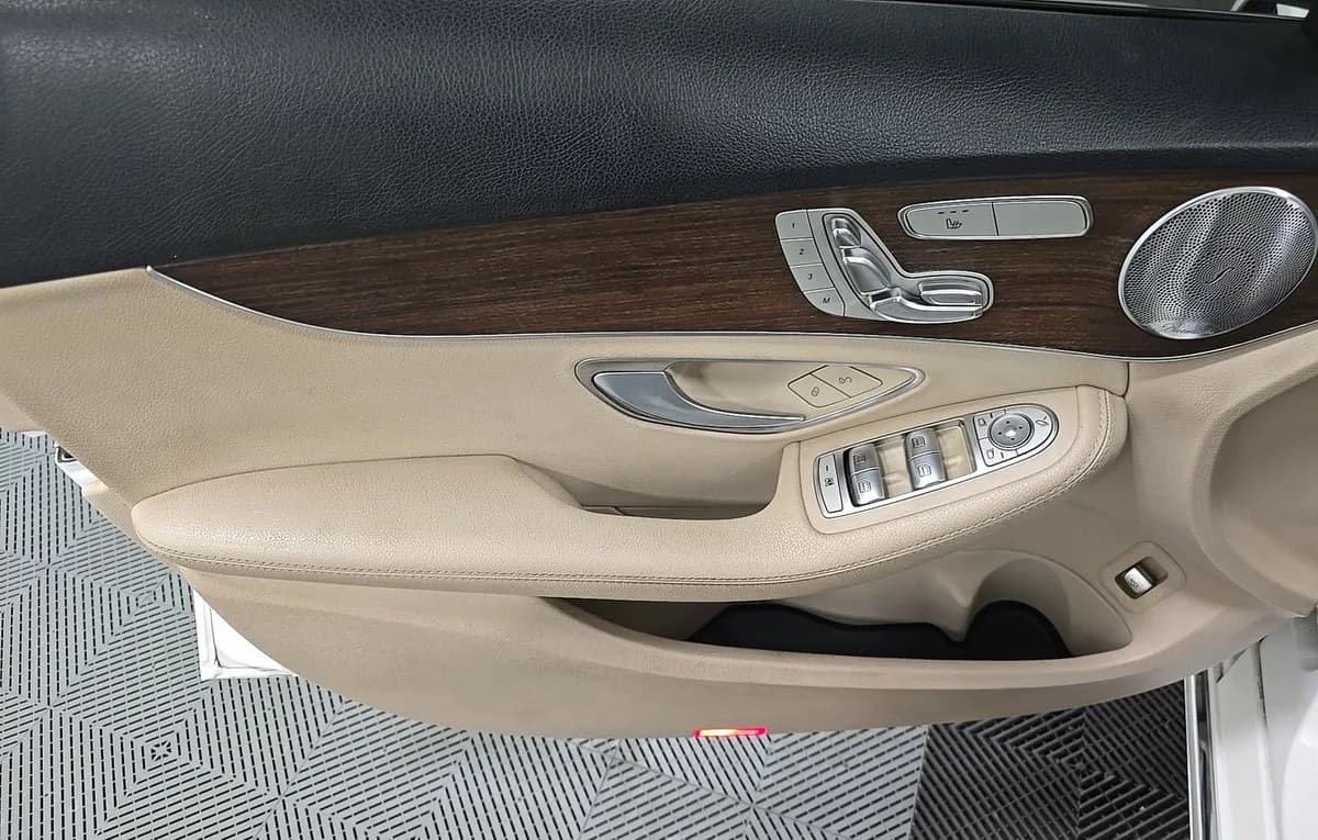 2021 MERCEDES-BENZ C-CLASS C 300 6