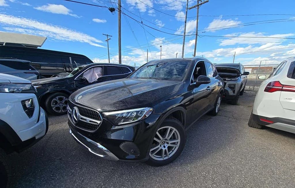 2025 MERCEDES-BENZ GLC 300