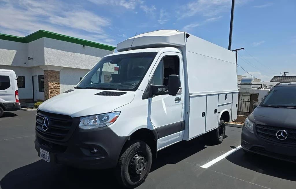 2023 MERCEDES-BENZ SPRINTER 3500XD CAB CHASSIS DRW