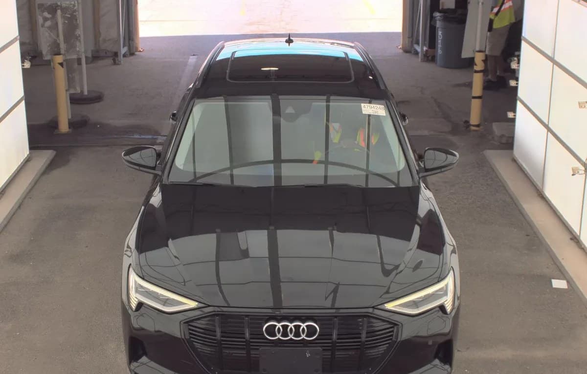 2021 AUDI E-TRON Premium 3