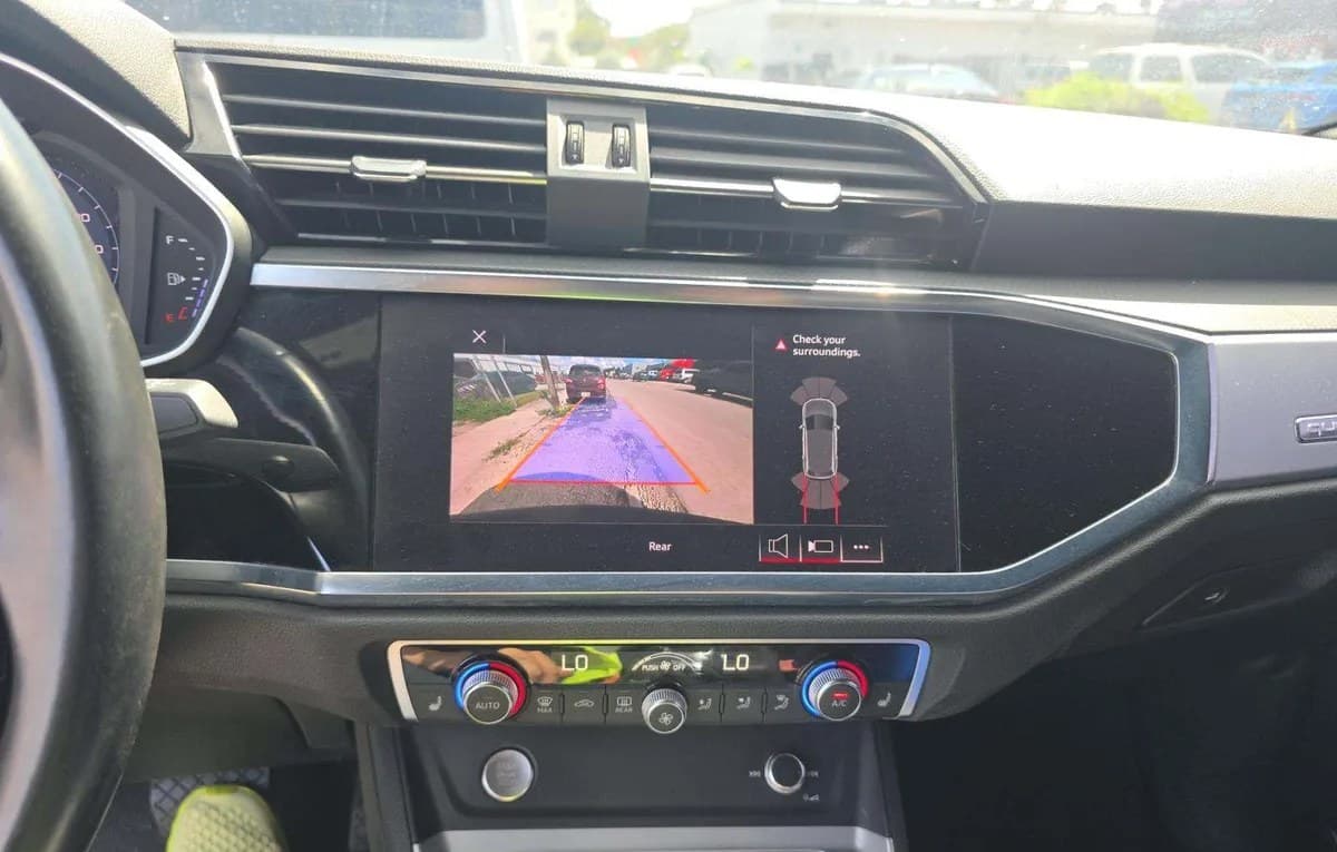2019 AUDI Q3 2.0T Premium 7