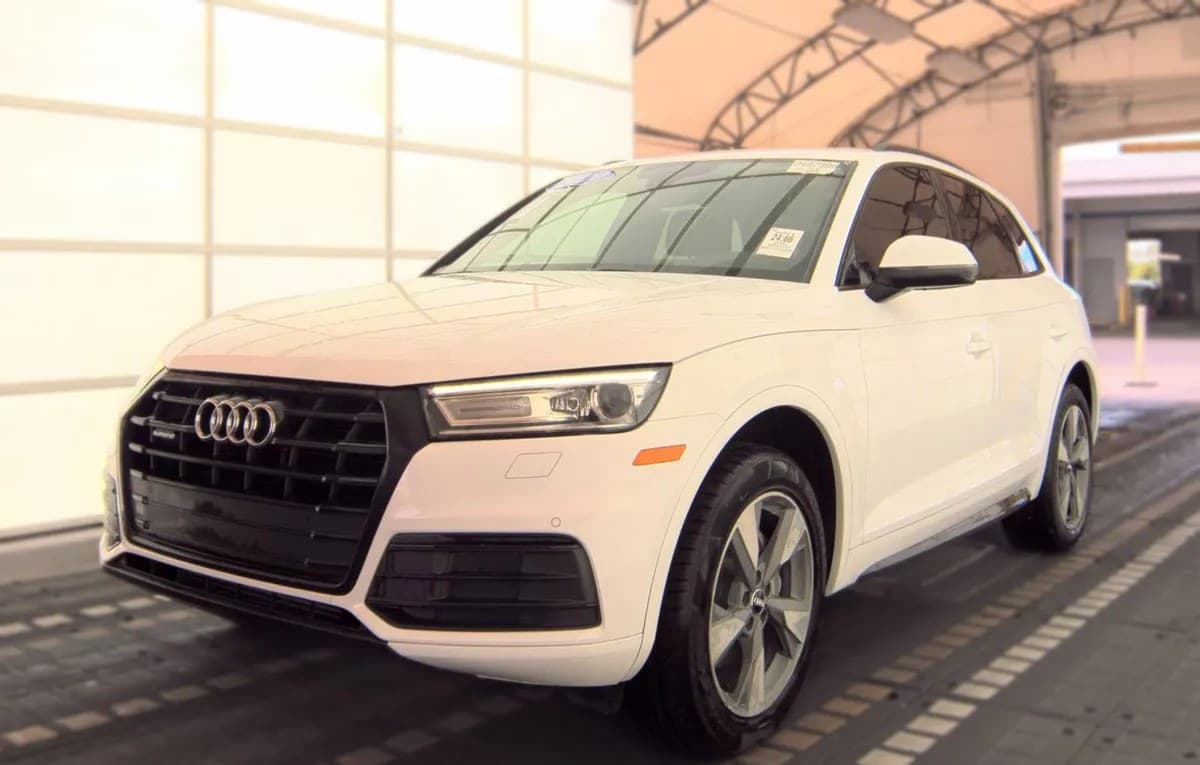 2020 AUDI Q5 TITANIUM Premium 2