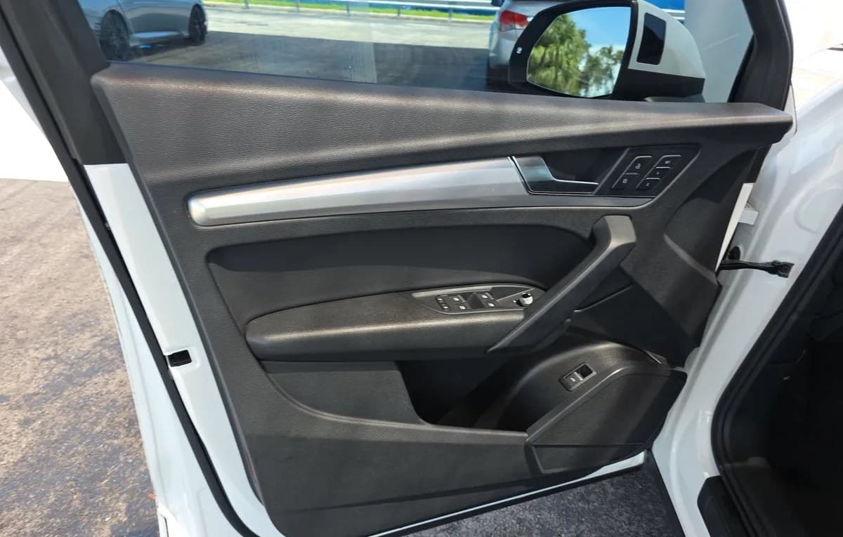 2020 AUDI Q5 TITANIUM Premium 6