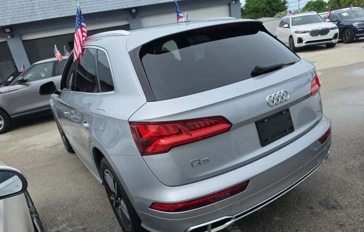 2020 AUDI Q5 E Premium 3