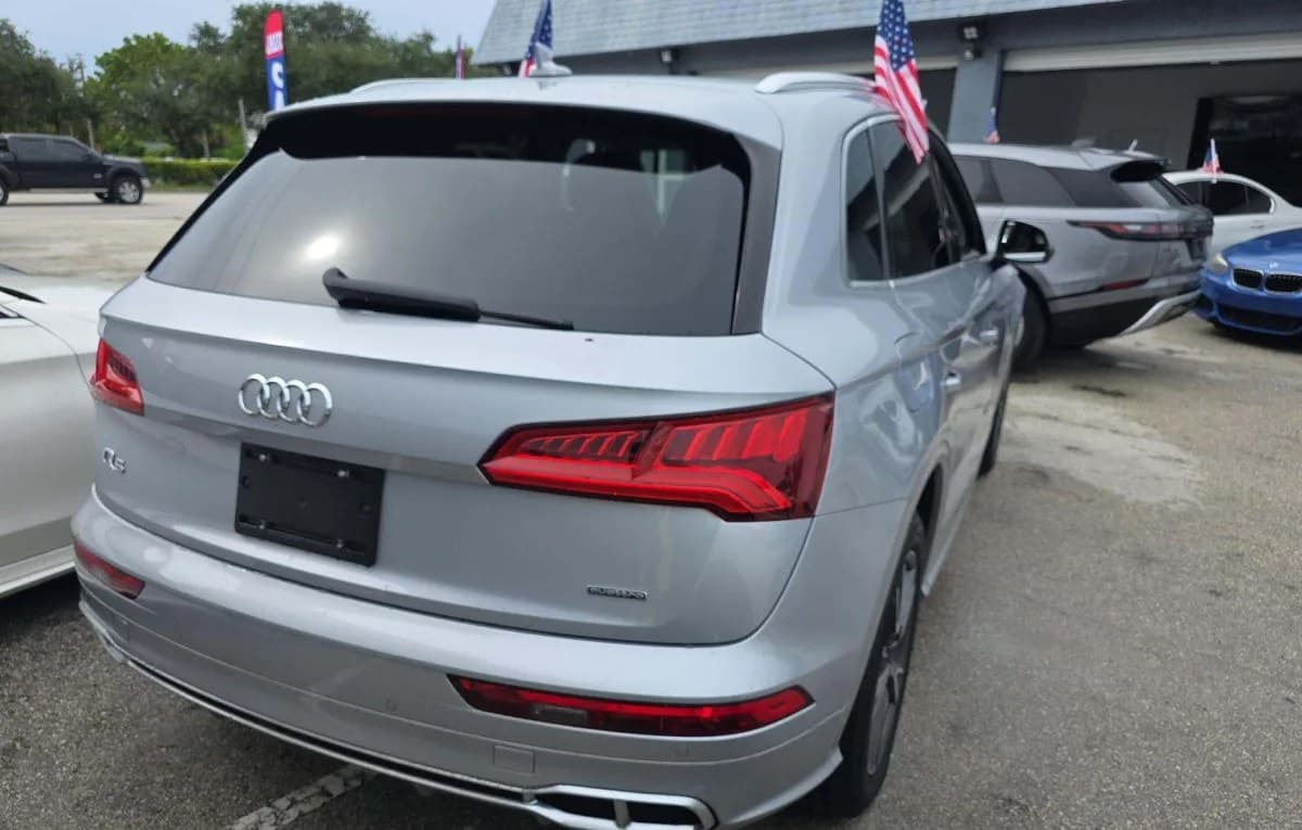 2020 AUDI Q5 E Premium 4