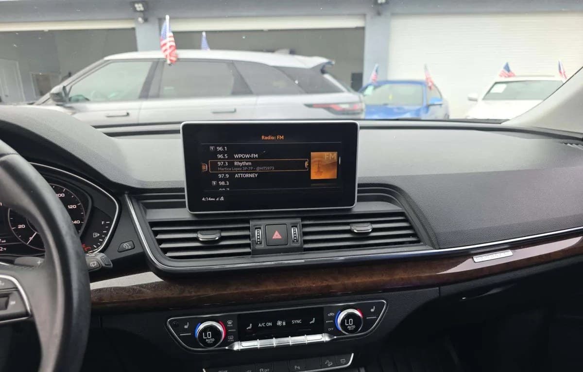 2020 AUDI Q5 E Premium 7