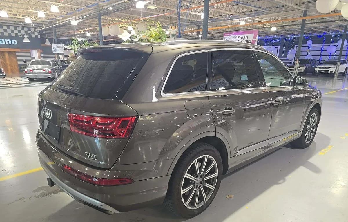 2017 AUDI Q7 3.0T Prestige 4