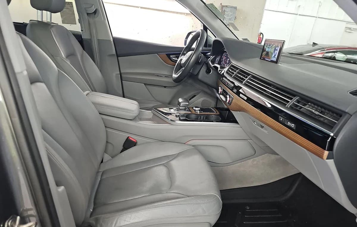 2017 AUDI Q7 3.0T Prestige 5