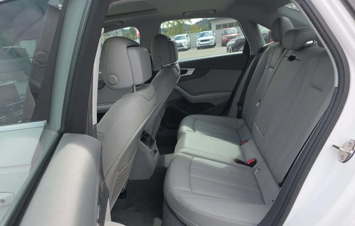 2019 AUDI A4 PREMIUM Plus 7