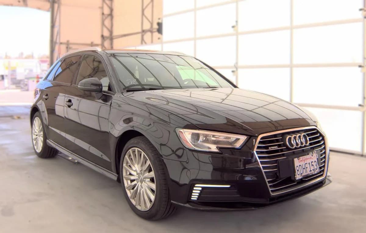 2018 AUDI A3 E-TRON Premium 4