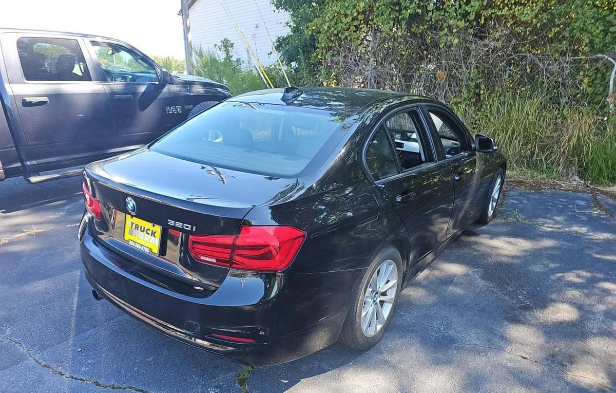 2017 BMW 3 SERIES 320i 3