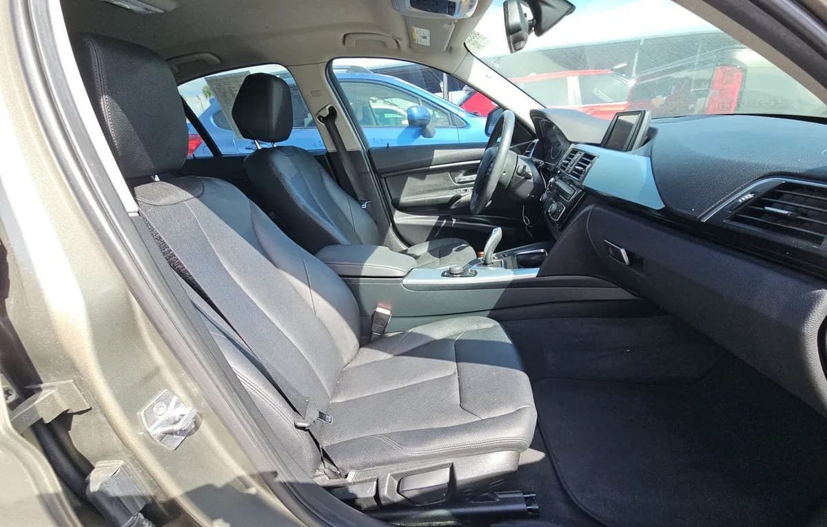 2017 BMW 3 SERIES 320i 5