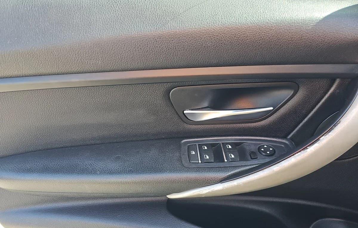 2017 BMW 3 SERIES 320i 6