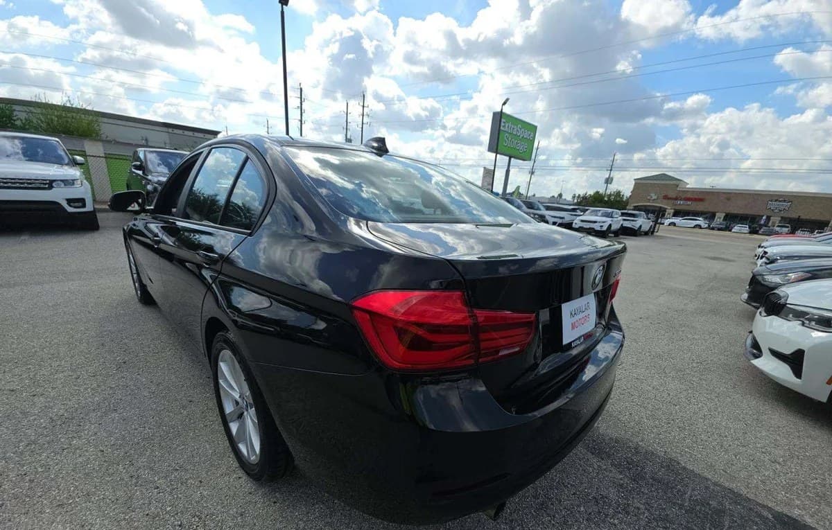 2018 BMW 3 SERIES 320i 3