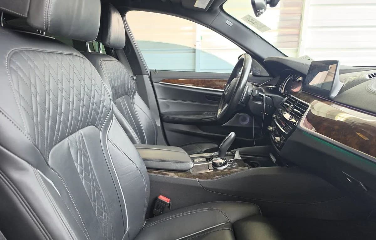 2017 BMW 5 SERIES 540i 5