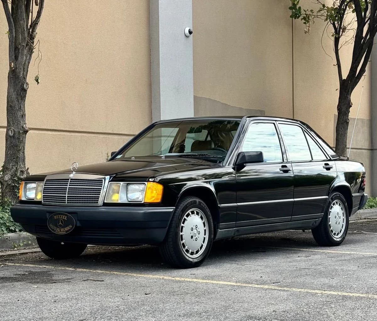 1985 MERCEDES-BENZ 190 E W/ABS 2