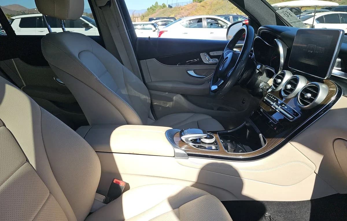 2017 MERCEDES-BENZ GLC GLC 300 5
