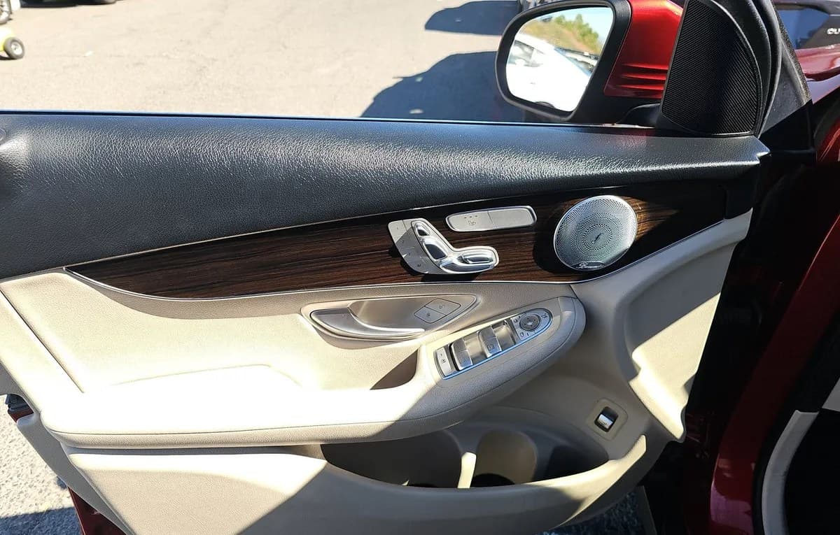 2017 MERCEDES-BENZ GLC GLC 300 6
