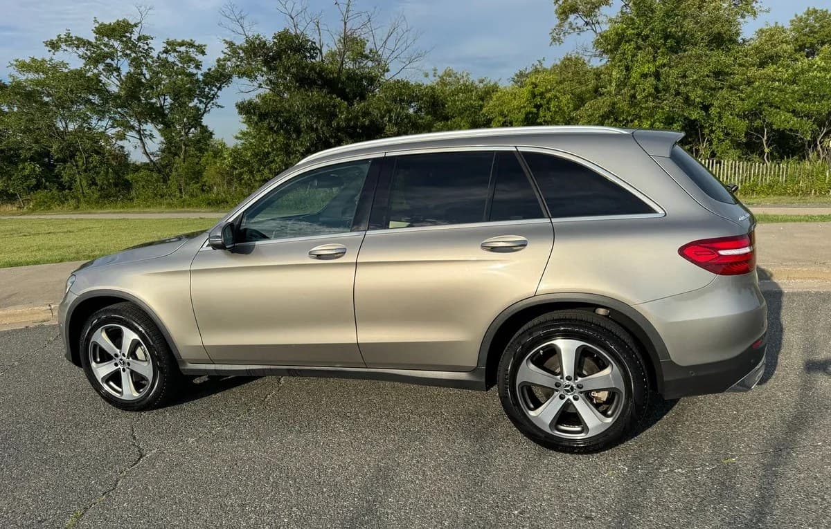 2019 MERCEDES-BENZ GLC GLC 300 6