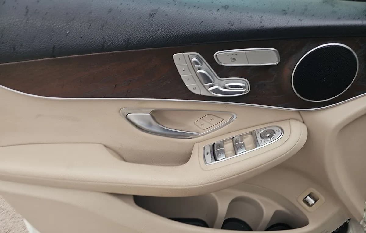 2020 MERCEDES-BENZ GLC GLC 300 6
