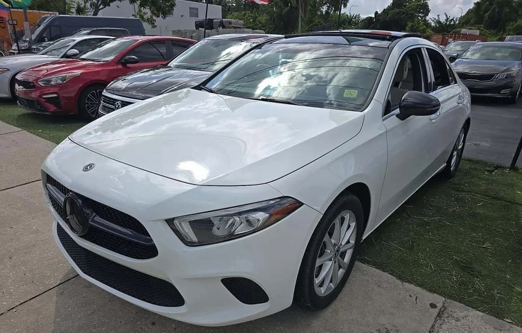 2019 MERCEDES-BENZ A 220