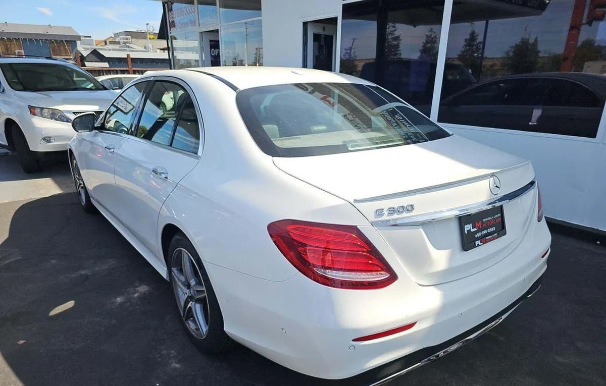 2017 MERCEDES-BENZ E-CLASS E 300 Sport 3