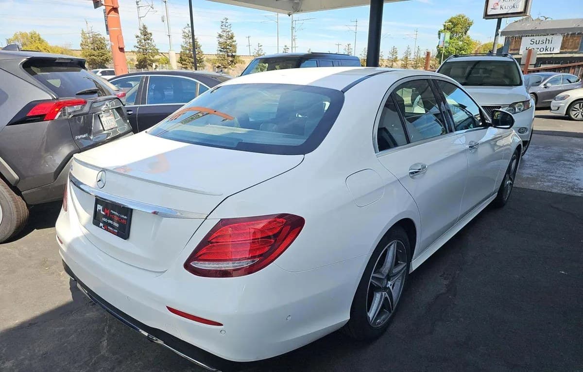 2017 MERCEDES-BENZ E-CLASS E 300 Sport 4