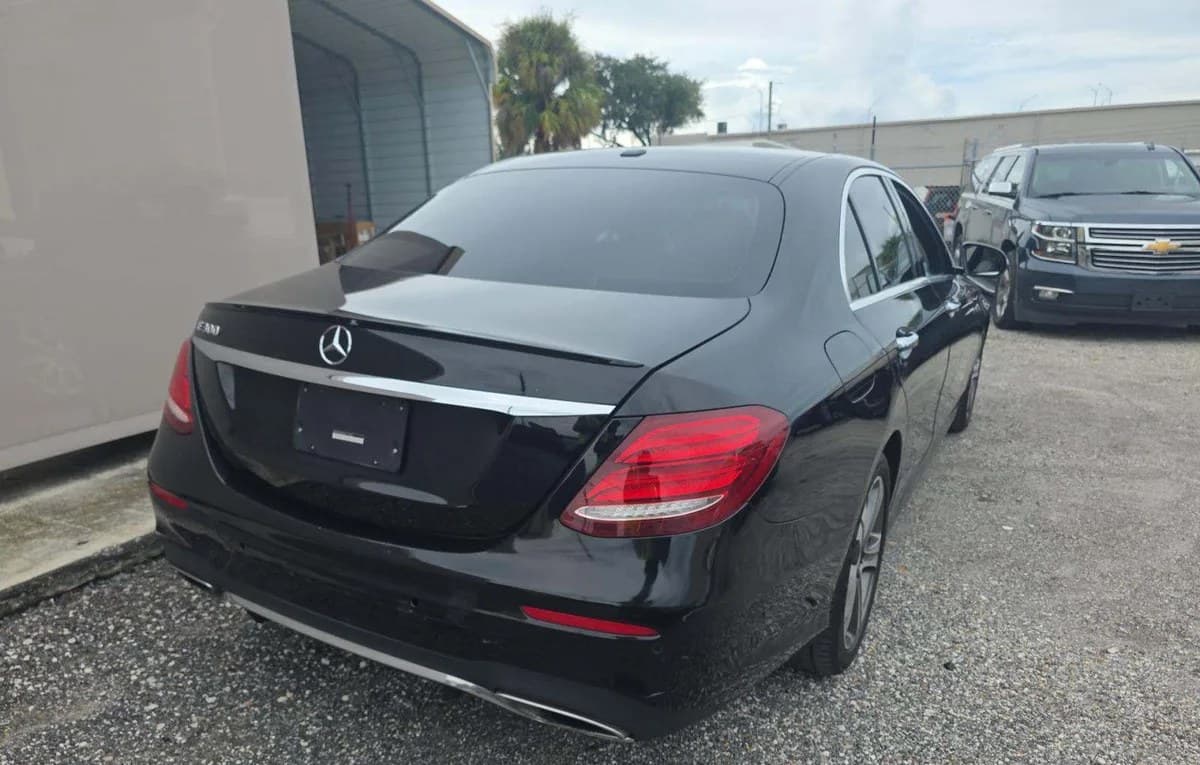 2017 MERCEDES-BENZ E-CLASS E 300 Sport 4