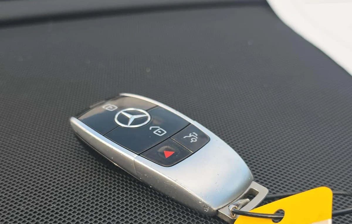2018 MERCEDES-BENZ E-CLASS E 300 5